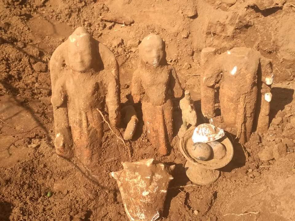 झारखंड में खुदाई में मिलीं भगवान राम सीता की प्राचीन मूर्तियाँ