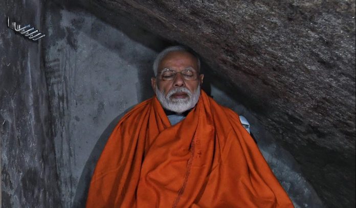 केदारनाथ में मोदी और चमचों के मुँह में जहर